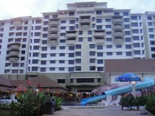 Puteri Beach Resort Port Dickson Exterior foto